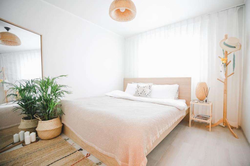 Sun House - Hongdae Arexstation15mins